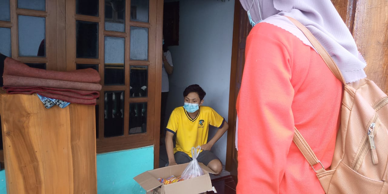 BANTUAN SEMBAKO BAGI WARGA YANG ISOLASI MANDIRI